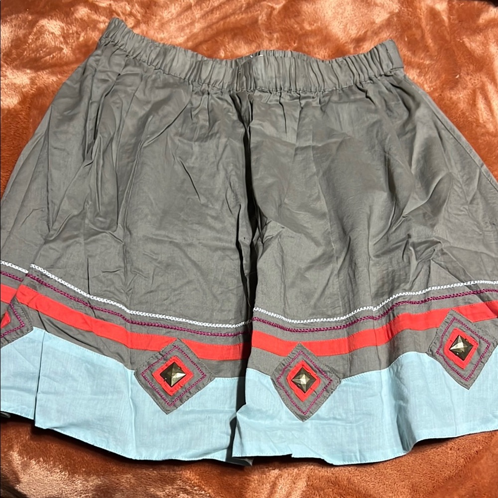 Fossil Gray and Red Patterned Skirt